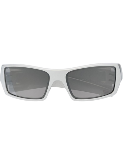 Oakley Logo-plaque Sunglasses In X-silver