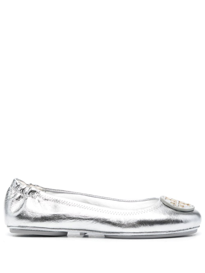 Tory Burch Logo-plaque Metallic Ballerina Shoes In Silver