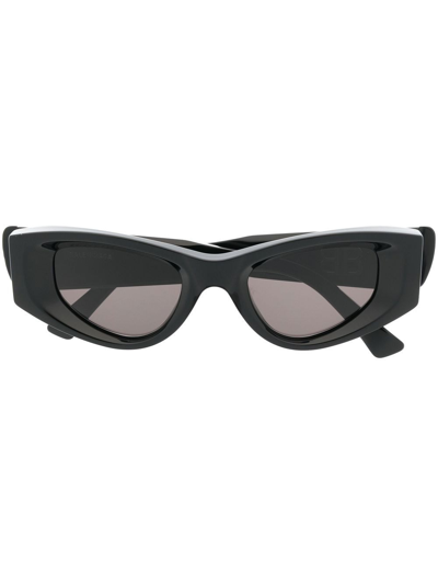 Balenciaga Cat-eye Frame Sunglasses In Black