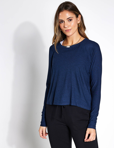 Beyond Yoga Featherweight Long Sleeve T-shirt In Navy