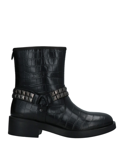 Guess Ankle Boots In Black