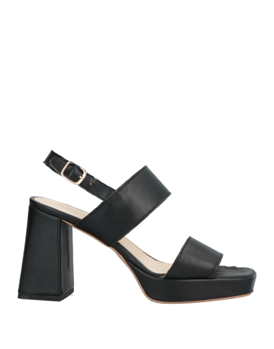 Oroscuro Sandals In Black