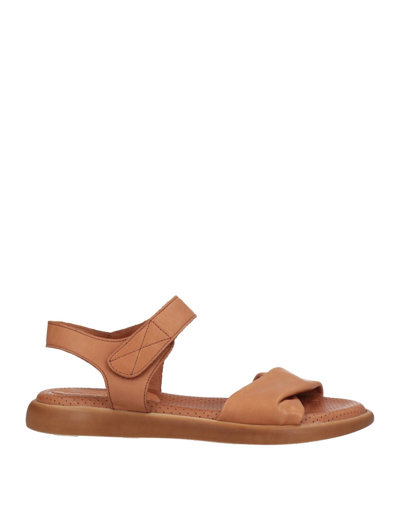 Oroscuro Sandals In Brown