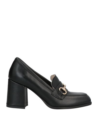 Oroscuro Loafers In Black