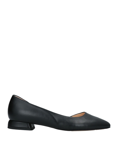 Oroscuro Ballet Flats In Black