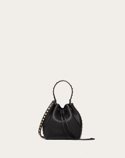 Valentino Garavani Rockstud Grainy Calfskin Bucket Bag Woman Black Uni In Black
