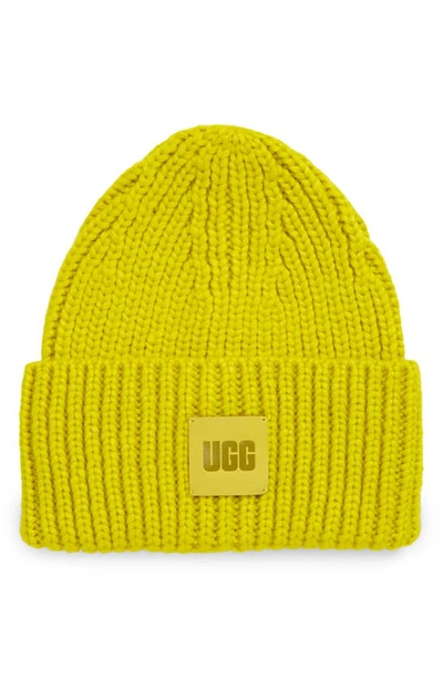 Ugg Logo-patch Knitted Beanie Hat In Relish