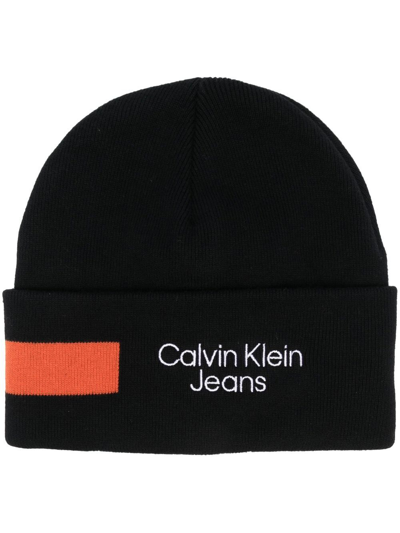 Calvin Klein Embroidered-logo Knitted Hat In Black