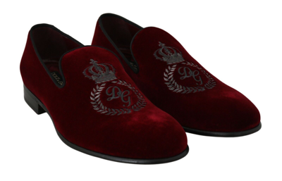 Dolce & Gabbana Men's Embroidered Coat Of Arms Velvet Loafer Slippers In Bordeaux