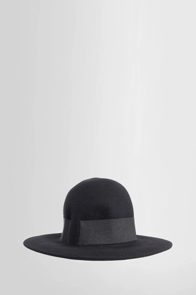 Scha Hats In Black