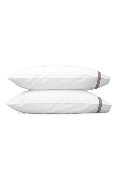 Matouk Lowell 600 Thread Count Pillowcase In White/ Platinum
