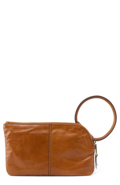 Hobo Sable Clutch In Truffle