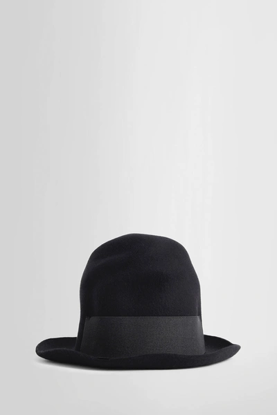 Scha Hats In Black