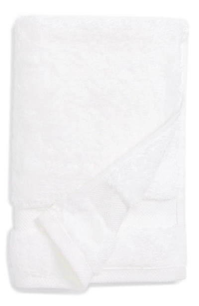 Matouk Lotus Fingertip Towel In White