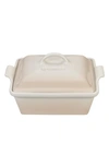 LE CREUSET HERITAGE 2 1/2 QUART COVERED SQUARE STONEWARE CASSEROLE