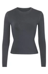 Skims Crewneck Long Sleeve T-shirt In Washed Onyx