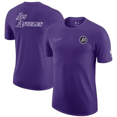 NIKE NIKE PURPLE LOS ANGELES LAKERS 2022/23 CITY EDITION COURTSIDE MAX90 BACKER RELAXED FIT T-SHIRT