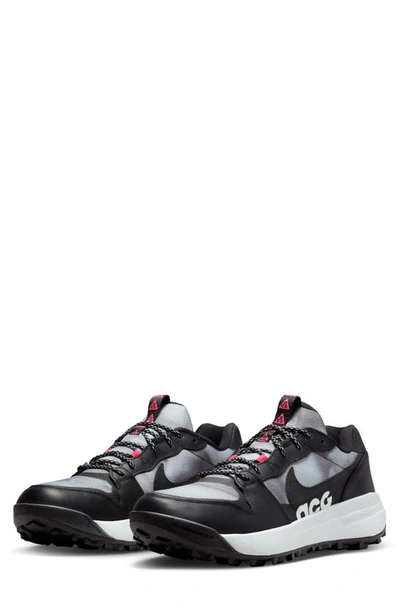 Nike Acg Lowcate Sneaker In Black/black-hyper Pink-wolf Grey-pure Platinum - B