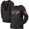 NEW ERA NEW ERA BLACK CHICAGO BULLS 2022/23 CITY EDITION RAGLAN PULLOVER HOODIE