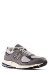 NEW BALANCE 2002R SNEAKER