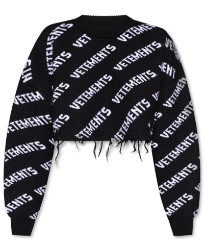 Vetements Intarsia Logo-knit Cropped Jumper In Black