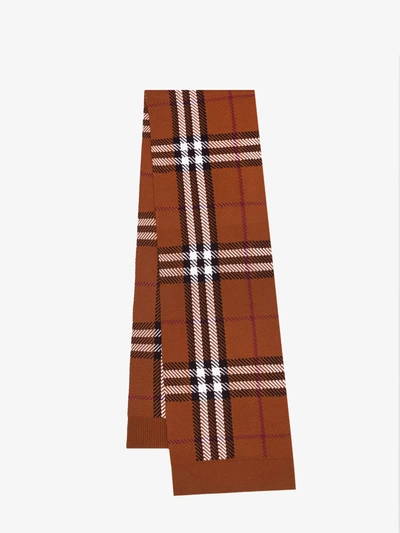 Burberry 格纹羊毛混纺针织围巾 In Brown