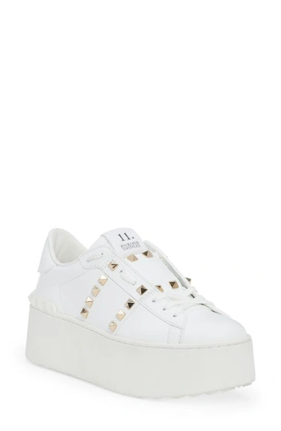 Valentino Garavani Rockstud Untitled Leather Flatform Sneakers In White