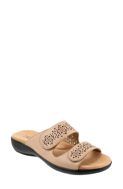 Trotters Ruthie Sandal In Beige