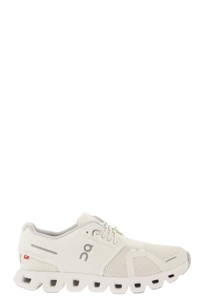 On Cloud 5 Sneakers In White