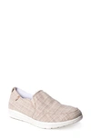 MINNETONKA EXPANSE SLIP-ON SNEAKER