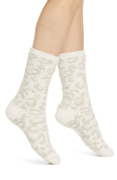 Barefoot Dreams Cozychic Leopard Socks In Cream Stone