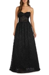 MORGAN & CO. SWEETHEART NECK LACE CORSET BALLGOWN