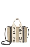 Chloé Small Woody Logo Strap Linen Tote In White - Blue