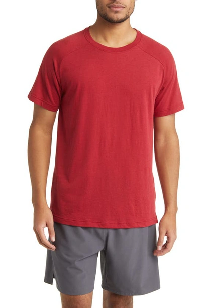 Alo Yoga The Triumph Crewneck T-shirt In Victory Red