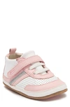 Robeez Eliza Glitter Sneaker In Pink