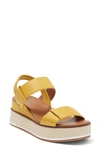 Caslon Briana Platform Sandal In Yellow Dijon