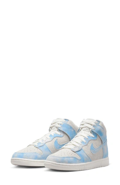 Nike Dunk High Sneaker In Blue