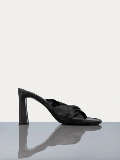 Frame Le Carver Slide Sandal In Noir
