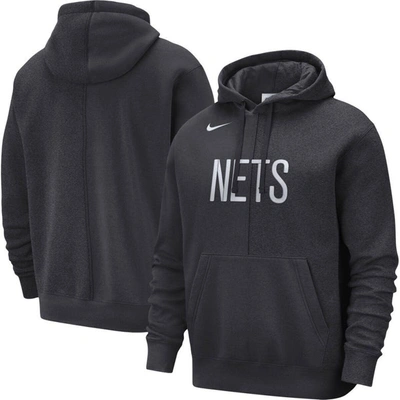 NIKE NIKE ANTHRACITE BROOKLYN NETS COURTSIDE VERSUS STITCH SPLIT PULLOVER HOODIE