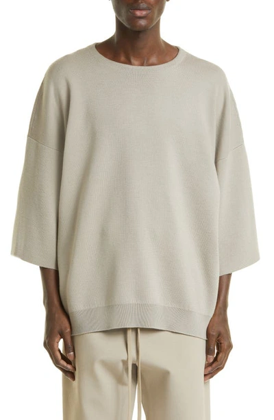 【FEAR OF GOD】ESSENTIALS MERINO SHORT SLEEVE SWEATER FG24FW20-