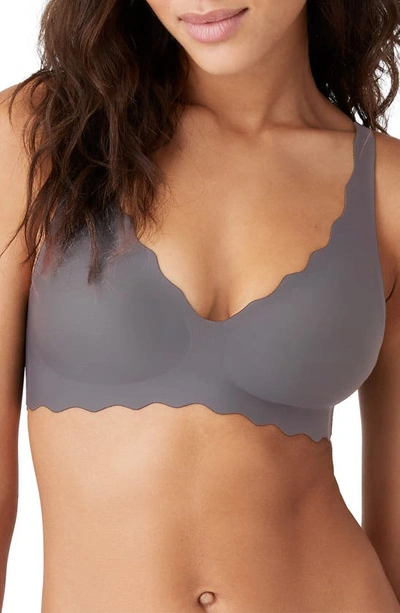 B.TEMPT'D BY WACOAL B.WOW'D WIRELESS CONVERTIBLE T-SHIRT BRA