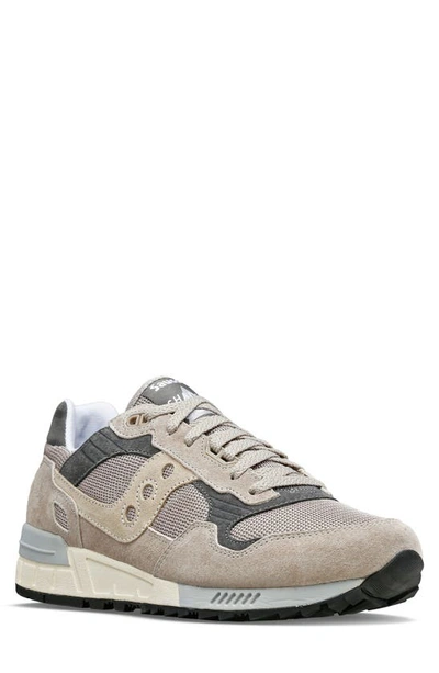 Saucony Shadow 5000 Essential Trainer In Grey