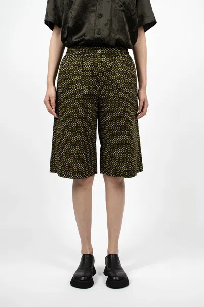 6397 Weekend Short In Black/green In Brown