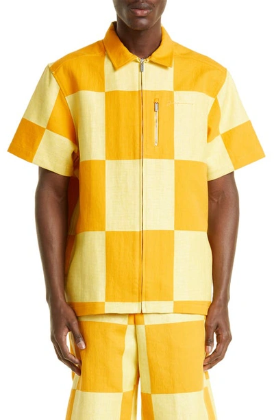 Jacquemus La Chemise Banho Check Short Sleeve Zip Overshirt In Yellow Checks