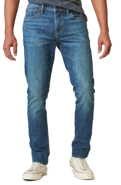 LUCKY BRAND 411 ATHLETIC TAPERED LEG JEANS