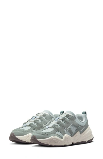 Nike Tech Hera Sneaker In Light Silver/mica Green