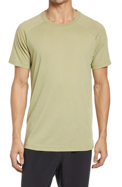 Alo Yoga Triumph Crewneck T-shirt In Wasabi