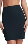 Commando Classic Control Half Slip In Black