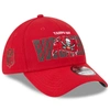 NEW ERA NEW ERA RED TAMPA BAY BUCCANEERS 2023 NFL DRAFT 39THIRTY FLEX HAT