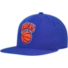 MITCHELL & NESS MITCHELL & NESS BLUE NEW YORK KNICKS HARDWOOD CLASSICS MVP TEAM GROUND 2.0 FITTED HAT